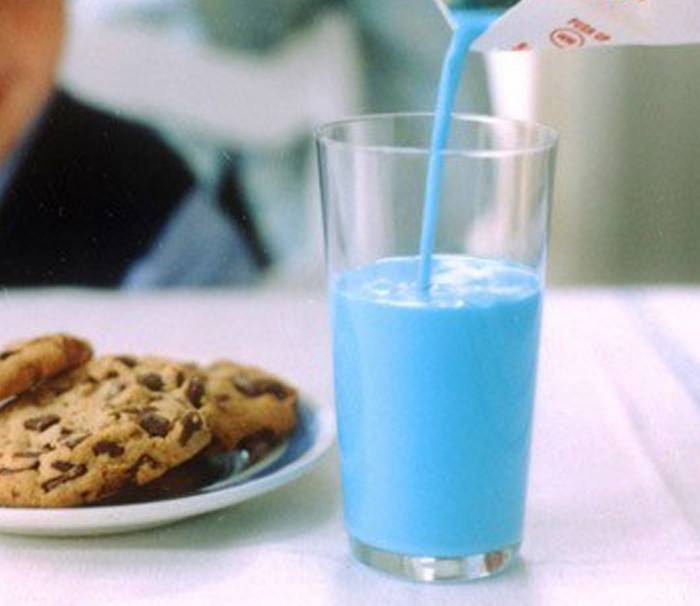 Голубое молоко