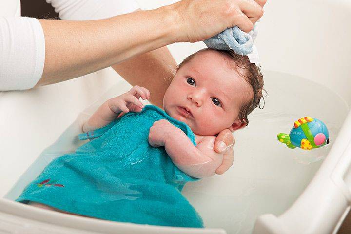 Уход за волосами новорожденных - советы, рекомендации, видео